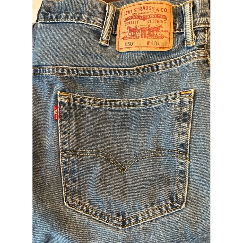 Levi's 550 Relaxed Fit Jeans 40x32 Men's Medium Wash Blue Tapered Leg Denim